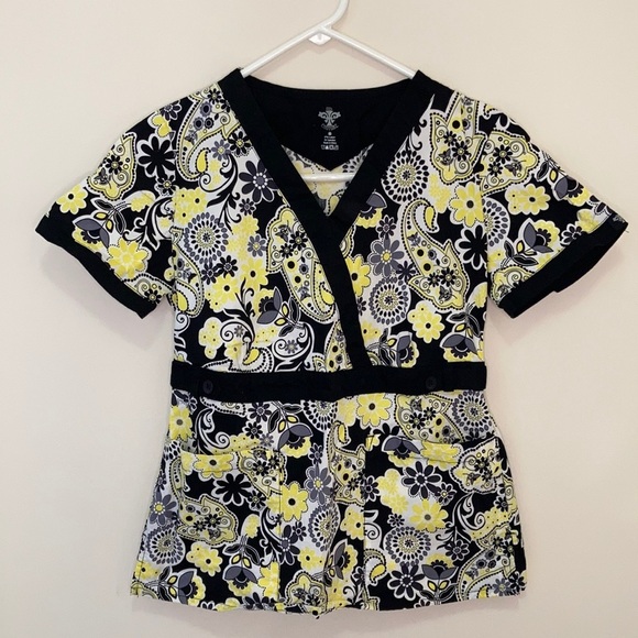 Med Couture Women’s Scrub Top Size XS - Picture 1 of 5